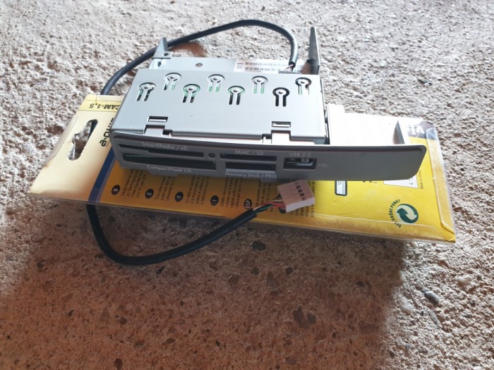 cititor carduri pentru PC - - hp - - cititor carduri pentru PC - - hp - -