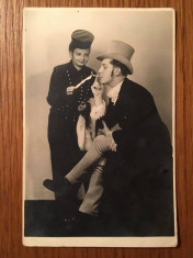 carte postala poza veche cu 1 barbat si o tanara, mij ani 1900, Gerzon Foto foto