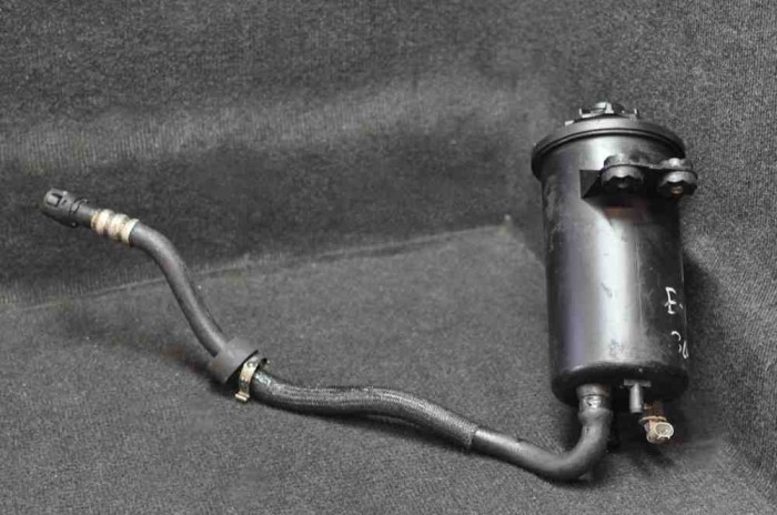 Rezervor pompa servodirecție BMW 7 E65, E66, E67 2004 OEM: 10617210675296304N