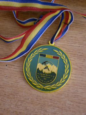 QW1 178 - Medalie - tematica sport - Federatia romana de turism alpin foto