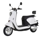 Scuter electric Yadea M6, far LED, acumulator Graphene 72 V, 26 Ah, autonomie 90 km, viteza maxima 45 km / h, capacitate maxima incarcare 150 kg, alb,