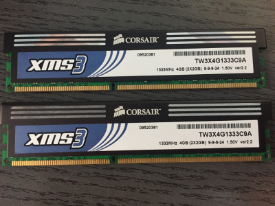 KIT DE 2 X 2 GB DDR3 DESKTOP CORSAIR XMS3 1333 MHZ FUNCTIONAL.CITITI ANUNTUL! foto