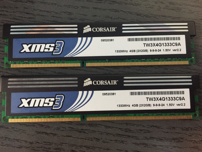 KIT DE 2 X 2 GB DDR3 DESKTOP CORSAIR XMS3 1333 MHZ FUNCTIONAL.CITITI ANUNTUL!