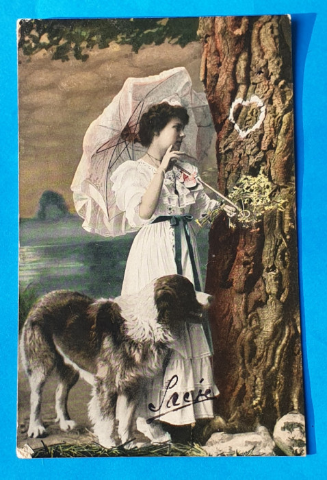 Carte Postala circulata anii 1920 - Portret tanara cu umbrela si catel - Superba
