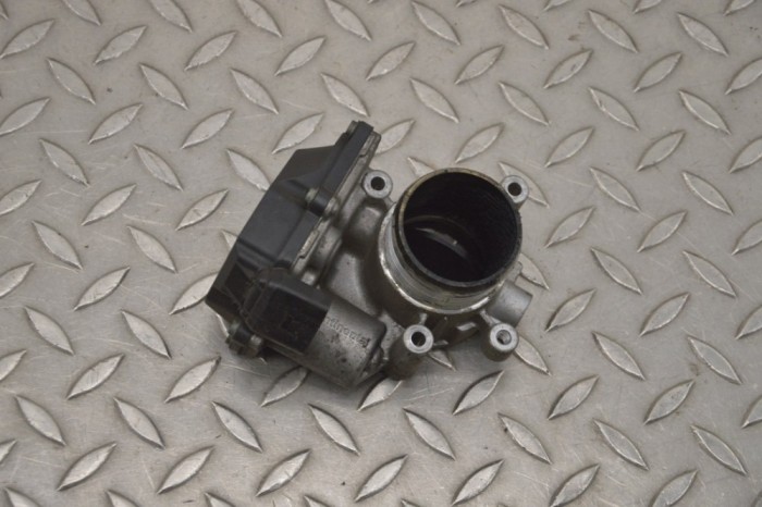 Corp clapetă VW PASSAT Variant B7 365 2012 OEM: 03L128063R | 20621935