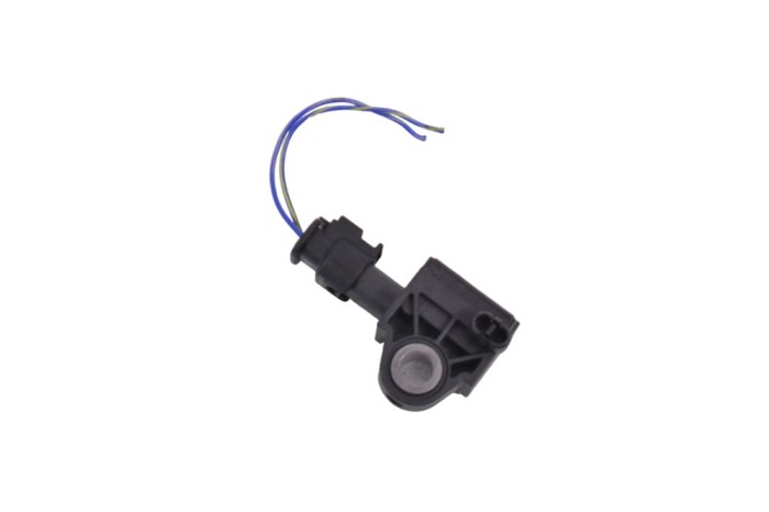 Senzor de impact st&acirc;nga față BMW X5 F15, F85 2017 OEM: 779224177 17675691