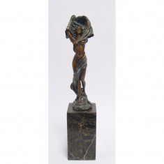 Dansatoare cu esarfa- statueta din bronz pe un soclu din marmura SL-80