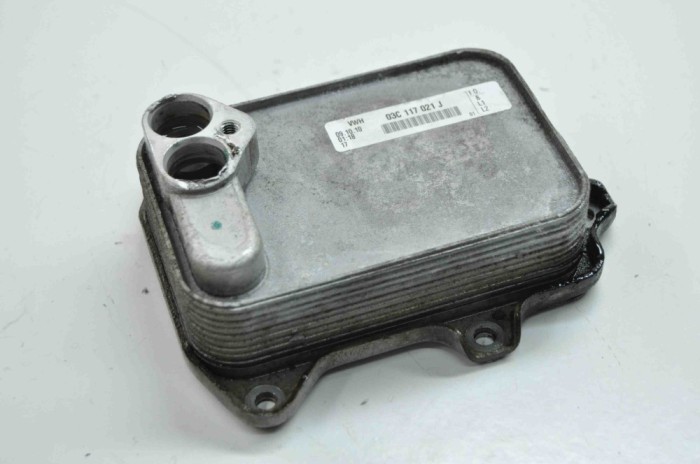 Răcitor de ulei VW GOLF VI 5K1 2011 OEM: 03C117021J