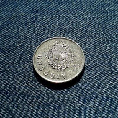 1 Nuevo Peso 1980 Uruguay / singurul an de batere foto