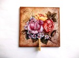 Magnet Frigider Lemn Floral, 9x9 cm, Decoupage Manual, Clemă Bilete/Fotografii