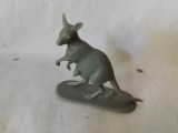 bnk jc Jean Hoefler - figurine de plastic - cangur