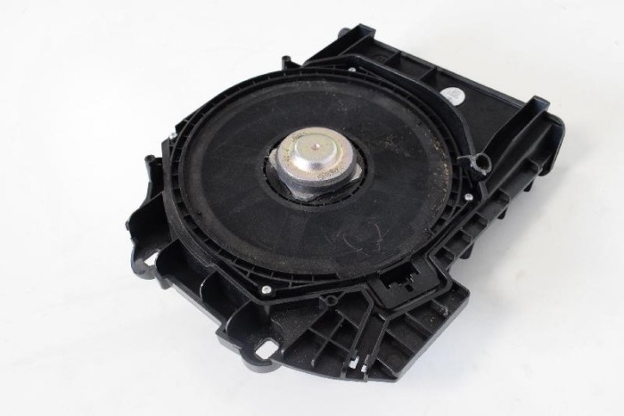 Subwoofer BMW 5 Touring F11 2015 OEM: 9195200 10003175