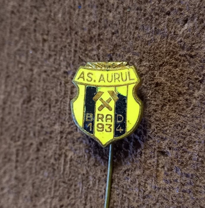 Insigna fotbal - &quot;AURUL&quot; BRAD (varianta 3)