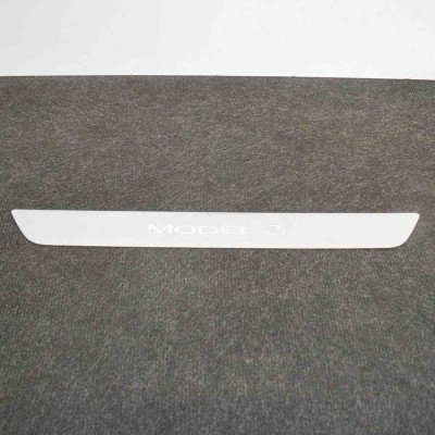 Ornament prag st&amp;acirc;nga față TESLA MODEL 3 2018 OEM: 1090844-00-C,109084400C foto