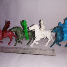 bnk jc Lido lot 4 figurine plastic cowboy calare (2)