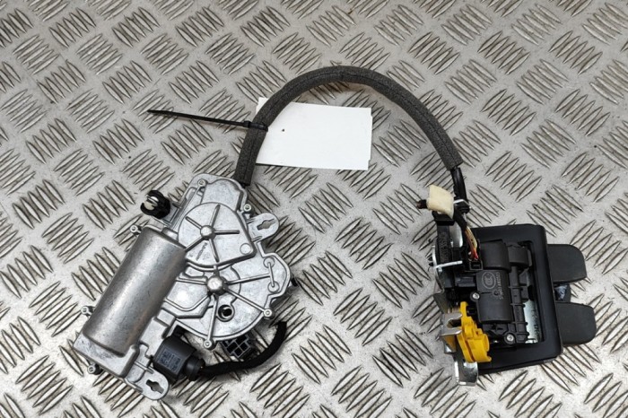 &Icirc;ncuietoare haion AUDI Q2 GA 2021 OEM: 4M0827506D,5TA827887C 28293633