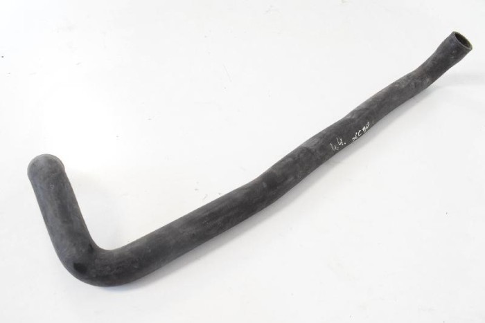 Furtun de lichid de răcire VOLVO XC90 I 2006 OEM: 30776224 10032100