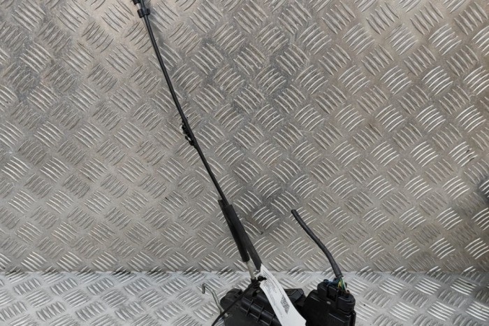 &Icirc;ncuietoare ușă dreapta față HYUNDAI H-1 Cargo TQ 2008 OEM: 81320-4H020 30128929