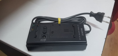 Incarcator Battery Camera Video Sony AC-V30 10V 1.3A 7.5V 1.6A foto