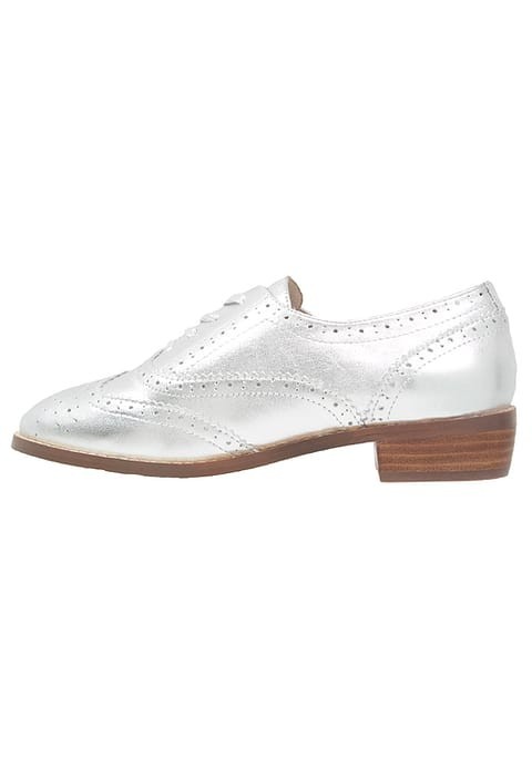 CH2574-6 Pantofi smart cu toc lat si model perforat