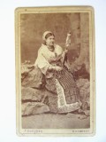 Fotografie pe carton 105x65 mm țărancă cu fuior,Franz Duschek-Bucuresci cca 1880