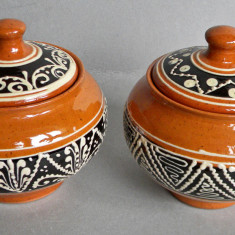 Set 2 boluri cu capac, ceramica stantata de Corund pictata manual, arta populara