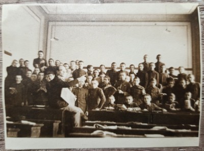 Clasa de elevi din perioada interbelica// fotografie foto
