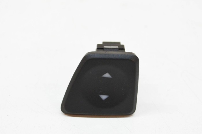 Buton geam ușă dreapta față FIAT 500 312_ 2009 OEM: E30500 13942623