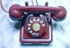 rar de colectie vechi telefon bachelita cu disc din anii 50 este rosu foto