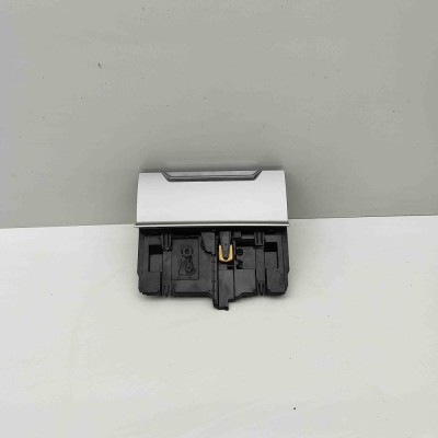 Stație de &amp;icirc;ncărcare wireless VW PASSAT Variant B8 3G5 2017 OEM: 3G1863071,5G0980611 foto