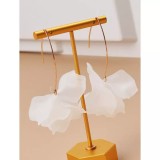 Cumpara ieftin Cercei Floare Alba - 33613