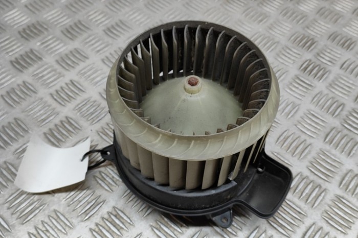 Ventilator aeroterma AUDI A6 4G2, C7, 4GC 2011 OEM: 4H1820021B,773.70815.03,CZ016070-1265 22751171