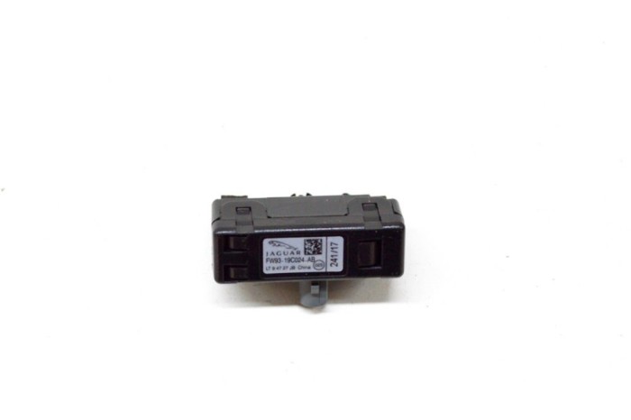 Amplificator de antena JAGUAR F-TYPE Coupe X152 2018 OEM: FW93-19C024-AB | 12225330