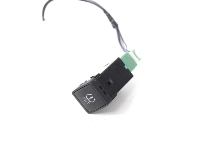 Comutator NISSAN JUKE F15 2018 OEM: BV80A 15235895