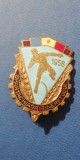 QW9 N5 26 - insigna - tematica sport - Spartachiada tineretului - 1956, Romania de la 1950