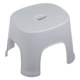 Taburet din plastic gri cu pernute de silicon pentru protecție anti-alunecare, CMCLASS