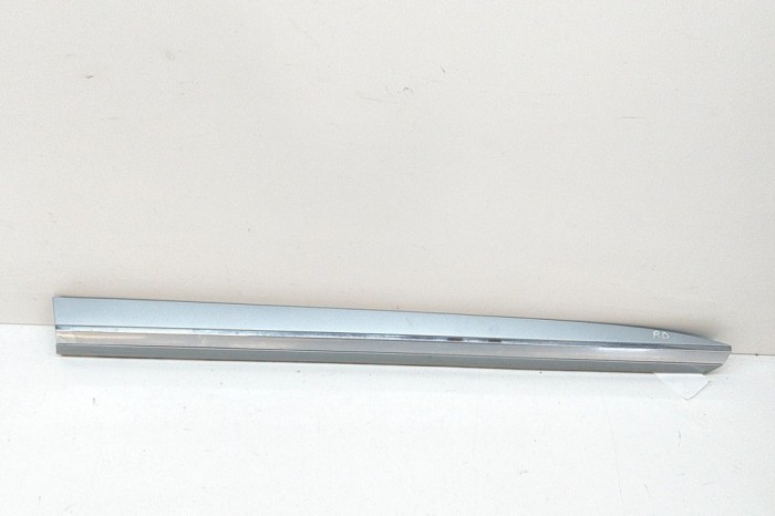 Bandou inferior ușă dreapta față VW ARTEON 3H7 2017 OEM: 3G8853970B 25683224
