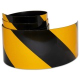 Banda reflectorizanta autoadeziva, din adeziv poliacrilic, negru/galben, 5X35cm, 2 buc