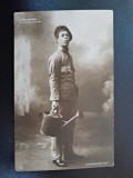 Fotografie tip carte postala, militar cu stropitoare, inceput de secol XX