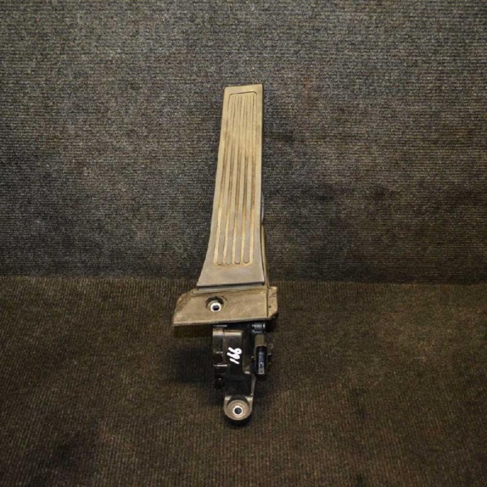 Pedala de accelerație HYUNDAI i40 VF 2013 OEM: 32726-3Z90032727-2T900 1608904