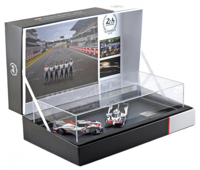 Set 2 Machete Oe Toyota Gazoo Racing TS050 #8 &amp;amp; 7 Le Mans 2019 1-2 Finish Podium Set 1:43 Ediție Limitată TY14143JWM