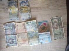 V&amp;acirc;nd bancnote vechi foto