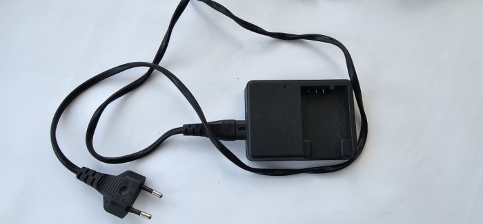 &Icirc;ncărcător de baterii Li-ion Technics-GP TC03G-2U025-04 21D 4.2V 0.6A
