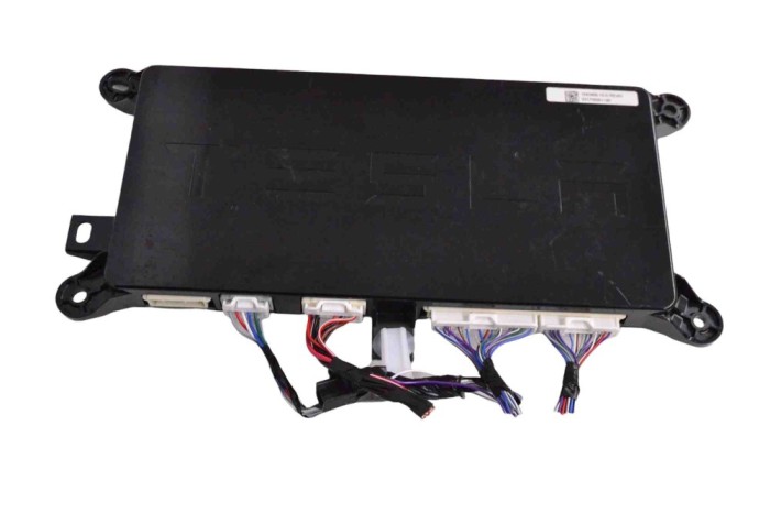 Modul de confort TESLA MODEL X 2017 OEM: 1043900-10-D 14893981