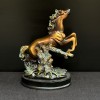 Figurină decorativă din rășină &ndash; cal nobil &icirc;n mișcare, China