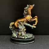 Figurină decorativă din rășină &ndash; cal nobil &icirc;n mișcare, China
