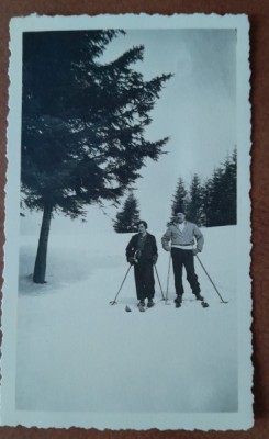 Fotografie, parintii lui Geo Litarczek, parintele radiologiei romanesti, laPredeal pe partia de schi, 1934 foto