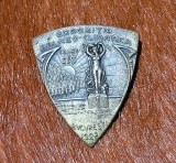 Insigna Regalista Expozitia Balneo Climatica Soare Aer Apa Voua va datoram sanatatea - Bucuresti 1928