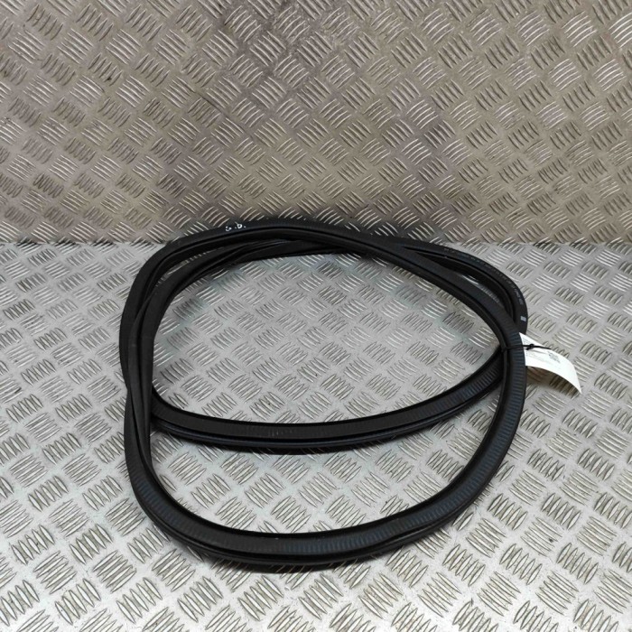 Garnitura ușă dreapta spate SKODA SCALA 2021 OEM: 657867368B