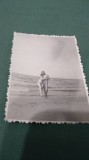 Cumpara ieftin FOTO TIP CARTE POSTALA LA PLAJA IN COMUNISM